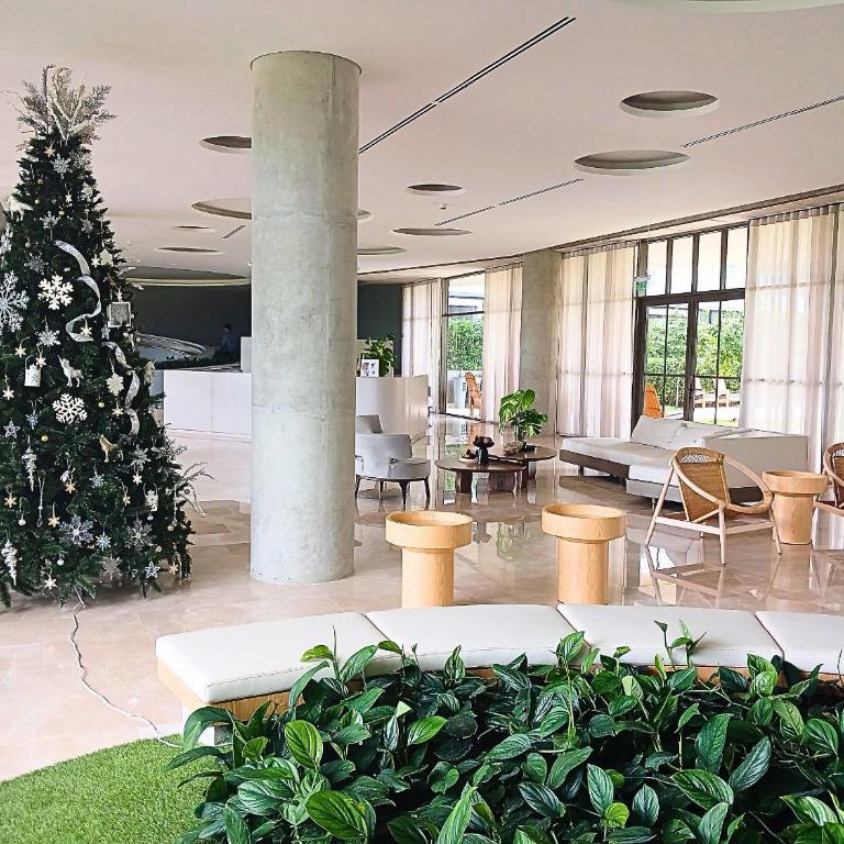 Luxurious Apartment with Private Pool and beach access - Apartment - 64