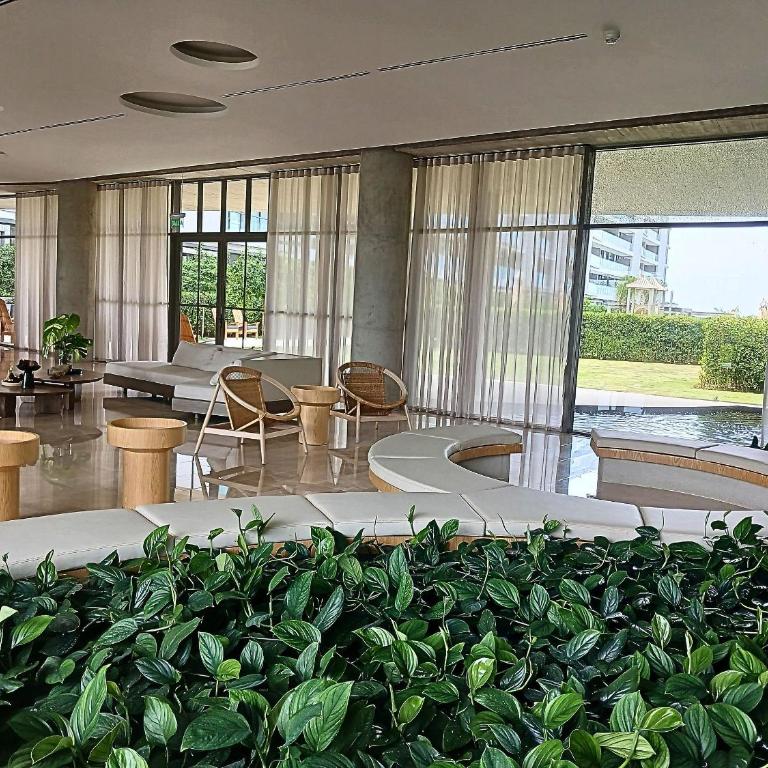 Luxurious Apartment with Private Pool and beach access - Apartment - 66