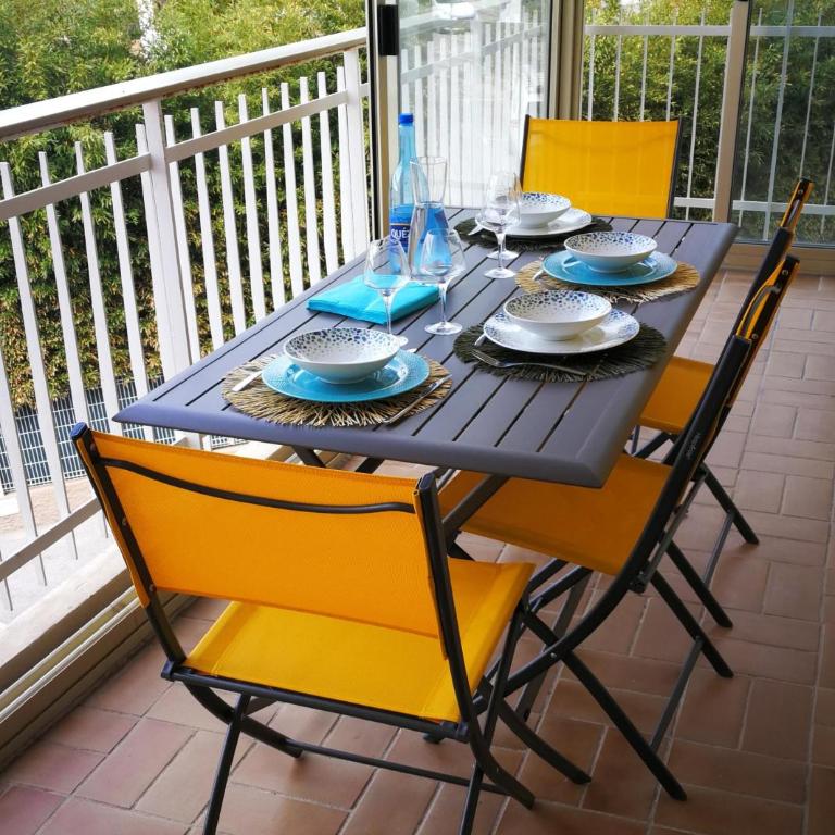 54m2, clim, T2, centre BANDOL, terrasse, TOUT A PIED - Apartment mit 1 Schlafzimmer - 3
