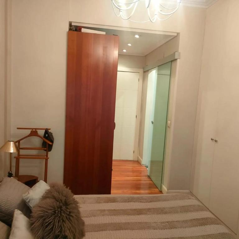 Amplio piso en el centro de Bilbao - Four-Bedroom Apartment with Balcony - 7