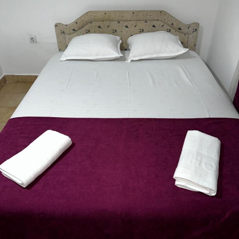 Sara s Apartments - Dvokrevetna Soba sa Bračnim Krevetom - 1