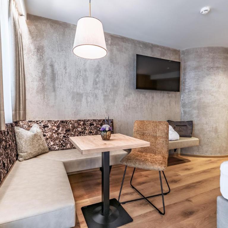 Hotel Berghof Mayrhofen - Maisonette-Suite - 23