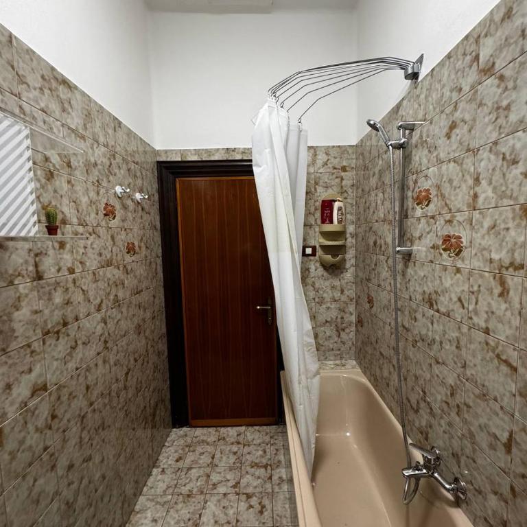 Casa Bella - Room 3 - Camera Matrimoniale con Bagno in Comune - 15