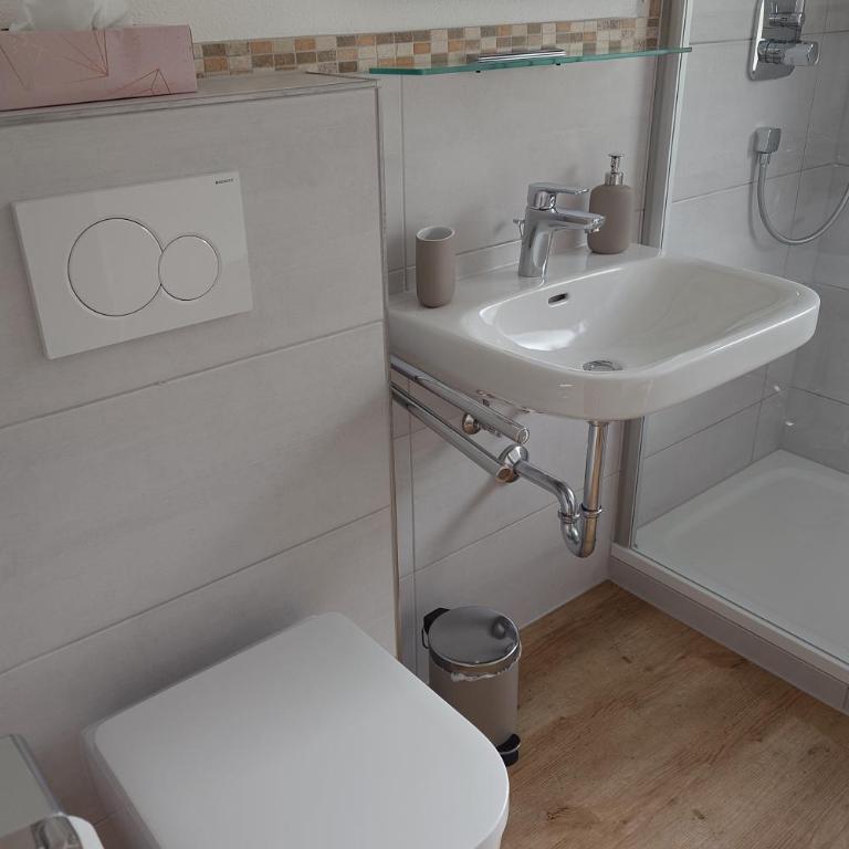Hindelang Hideaway, Newly Renovated, Southern Balconies, Central Location - Apartment mit 1 Schlafzimmer, Balkon und Bergblick - 2