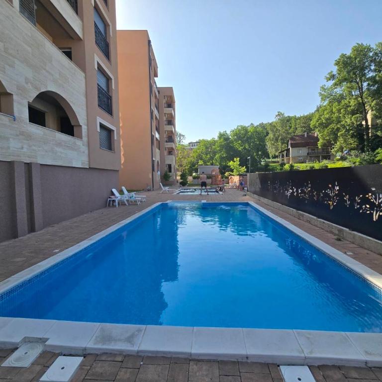 Larso Lux, free swimming pools & parking - Apartman sa 1 Spavaćom Sobom - 3
