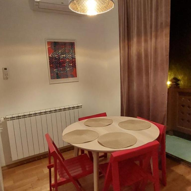 Pink Elephant - One-Bedroom Apartment - 10