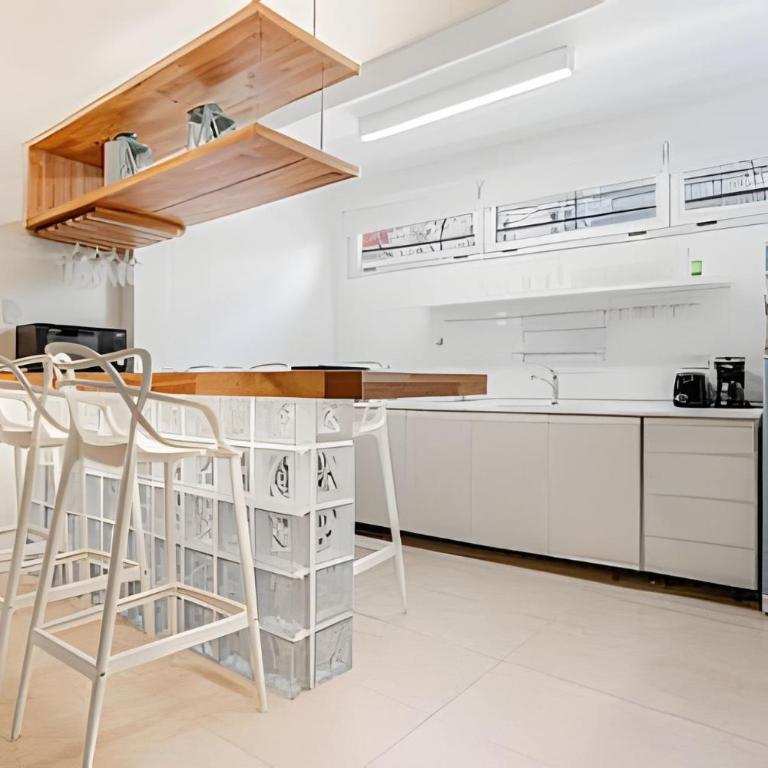 The Ultimate Palermo Soho Oasis BBQ and Jacuzzi! - Four-Bedroom House - 11