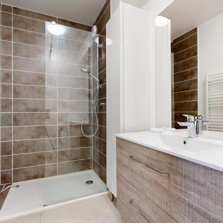 Côté Jardin joli T2 avec garage à 100m du lac - Apartamento - 14