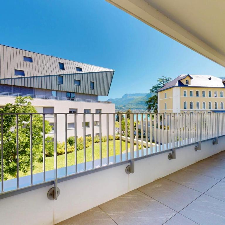 Côté Jardin joli T2 avec garage à 100m du lac - Apartamento - 17