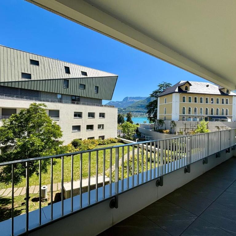 Côté Jardin joli T2 avec garage à 100m du lac - Apartamento - 19