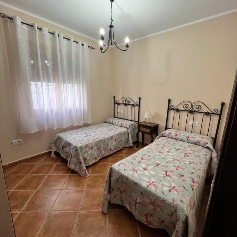 cortijo los frailes - Four-Bedroom House - 10