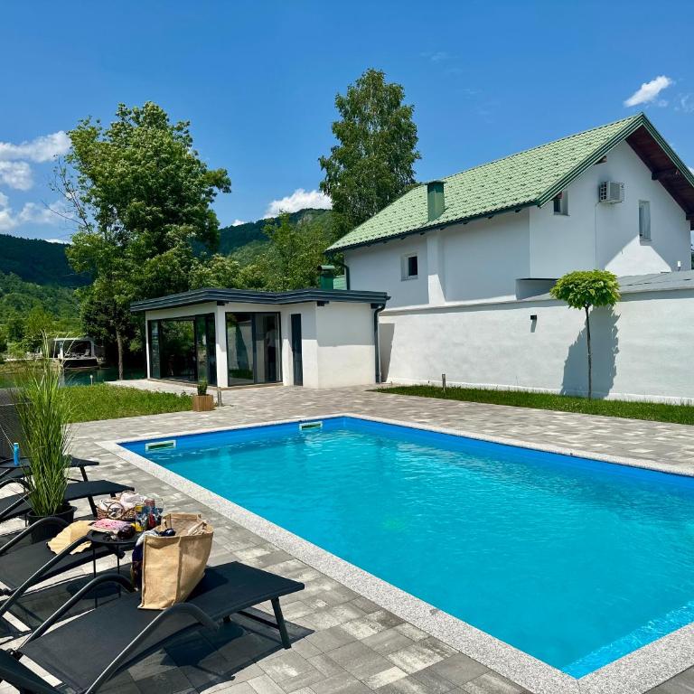 Unavis Residence - Deluxe Villa - 5