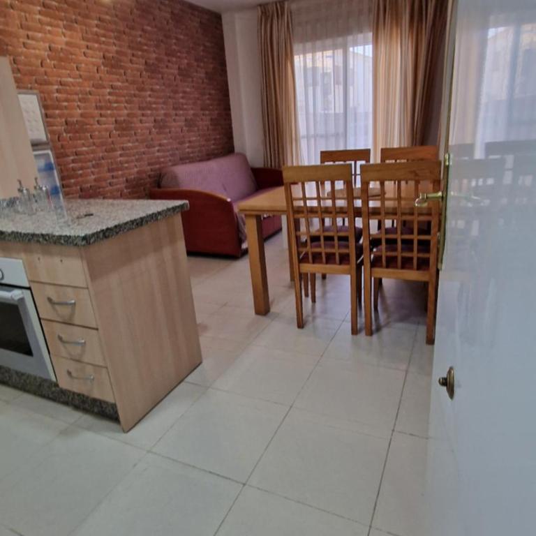 Alojamiento con terraza 1B02 en la Playa de Vera. - Apartamento de 1 dormitorio - 2
