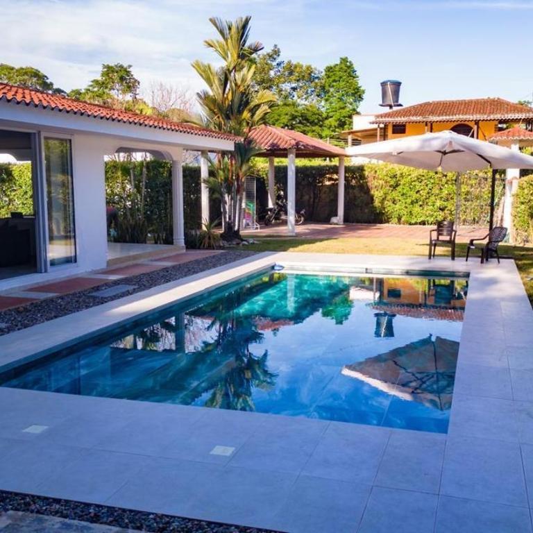 Casa campestre con piscina en Villavicencio - Casa de 4 dormitorios - 8