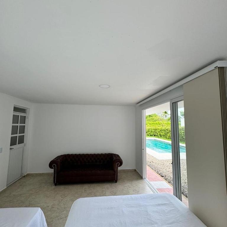 Casa campestre con piscina en Villavicencio - Casa de 4 dormitorios - 16