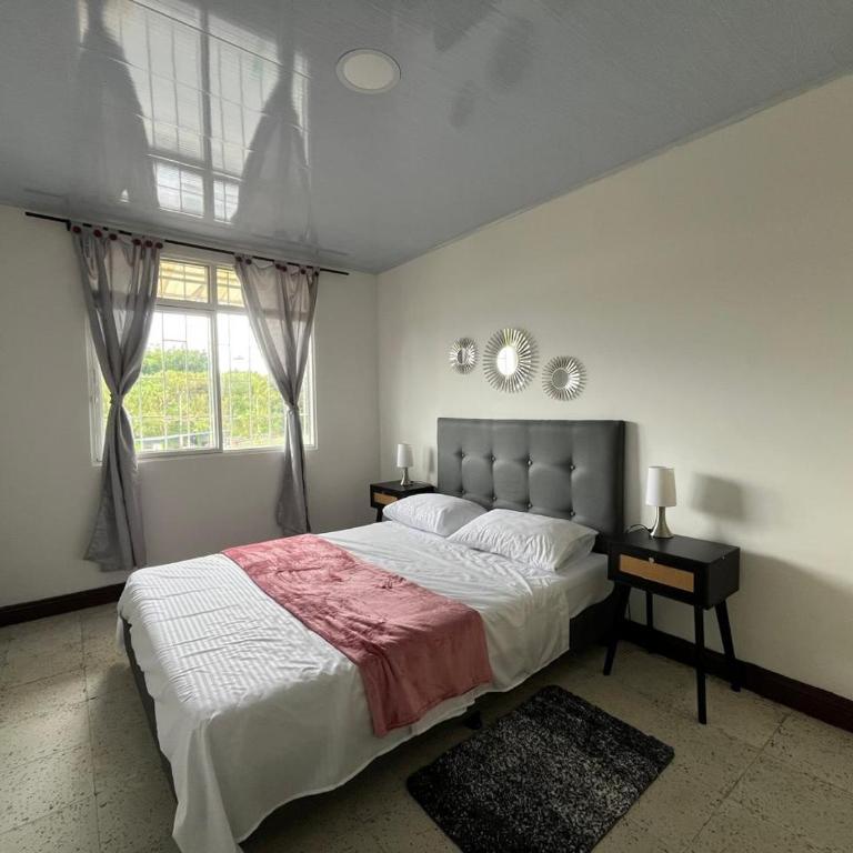 ACOGEDOR APARTAMENTO DISPONIBLE eN CALARCA QUINDIO EXCELENTE UBICACION EN CONJUNTO CERRADO 2 HABITACIONES PARKING BIEN EQUIPADO - Two-Bedroom Apartment - 6