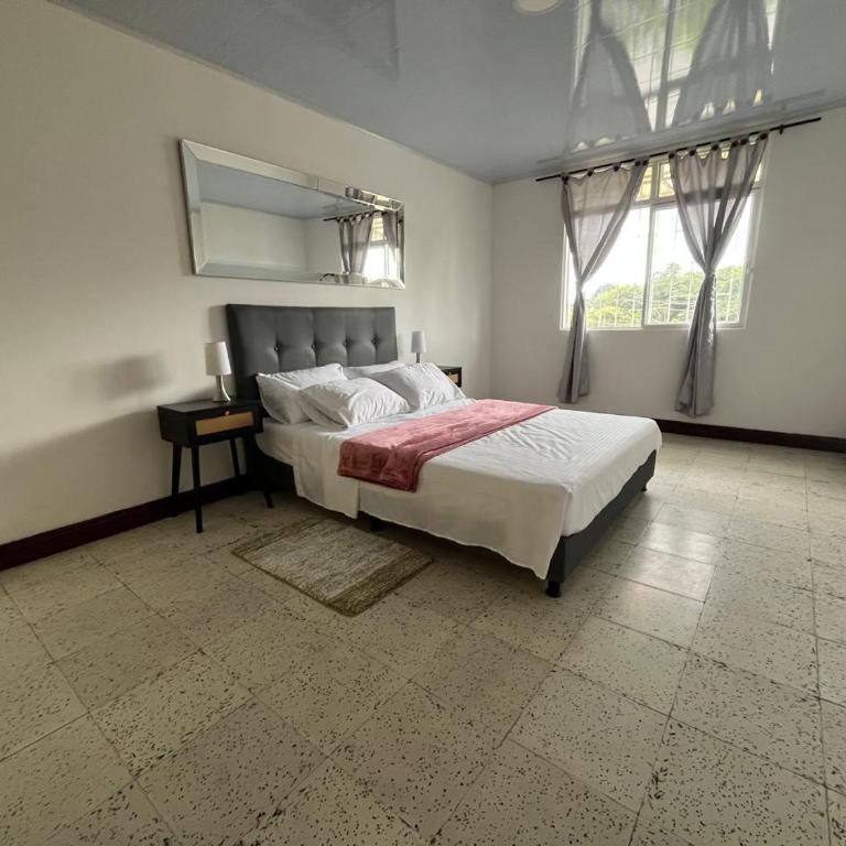 ACOGEDOR APARTAMENTO DISPONIBLE eN CALARCA QUINDIO EXCELENTE UBICACION EN CONJUNTO CERRADO 2 HABITACIONES PARKING BIEN EQUIPADO - Two-Bedroom Apartment - 9