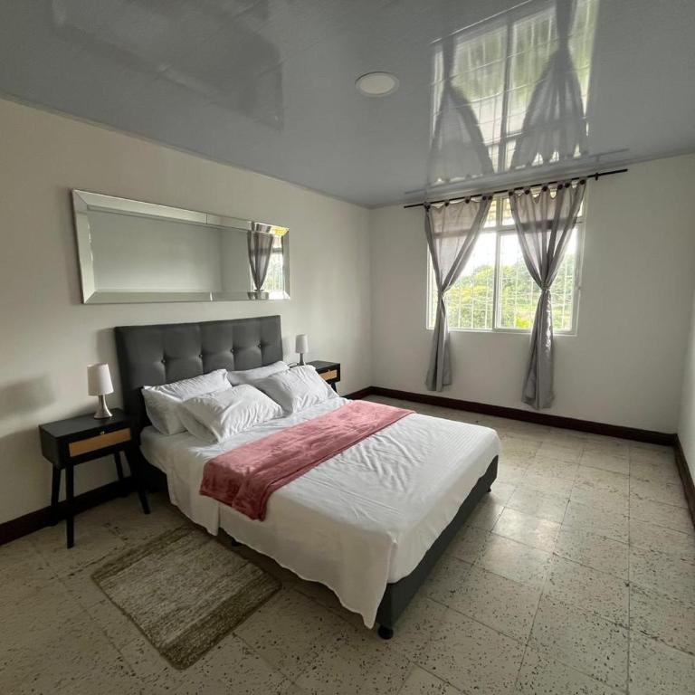 ACOGEDOR APARTAMENTO DISPONIBLE eN CALARCA QUINDIO EXCELENTE UBICACION EN CONJUNTO CERRADO 2 HABITACIONES PARKING BIEN EQUIPADO - Two-Bedroom Apartment - 12