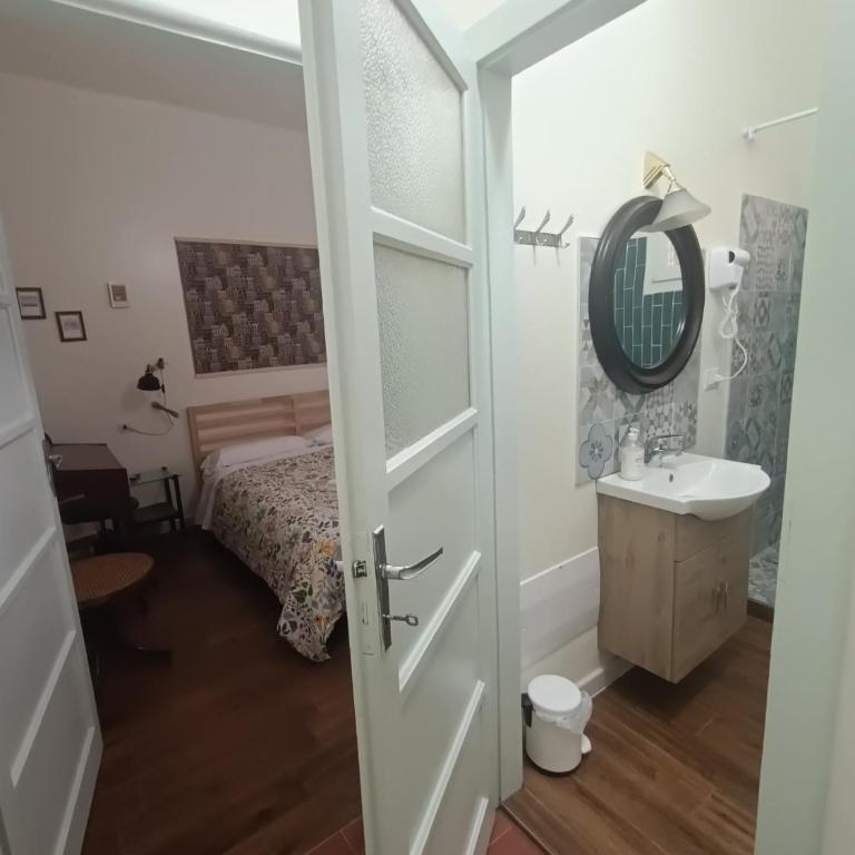 Casa Renata -Charming Loggia - One-Bedroom Apartment - 7