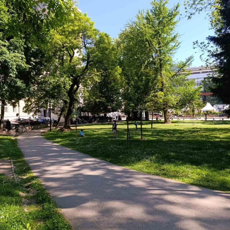 Apartment Park Corner Sarajevo Center Free Parking - Apartman s 1 Spavaćom Sobom i Balkonom - 23