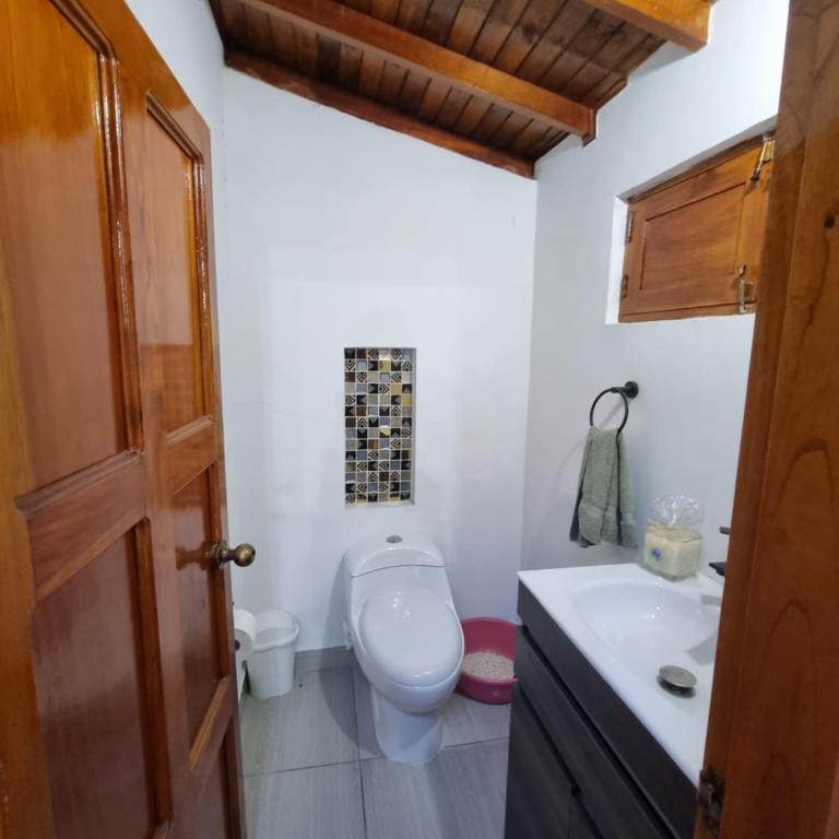 Good Vibes El Víboral - Three-Bedroom House - 8