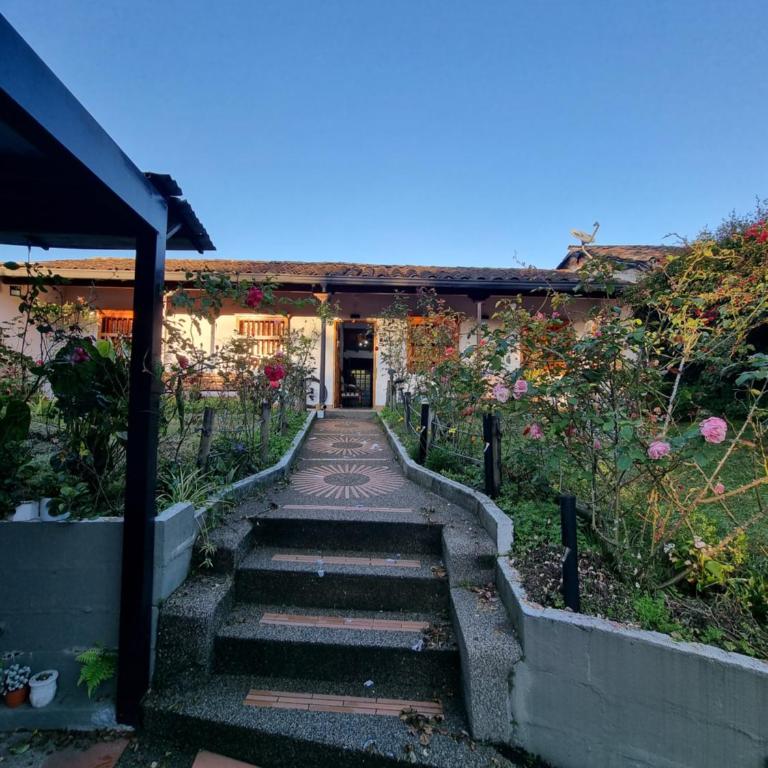 Good Vibes El Víboral - Three-Bedroom House - 13