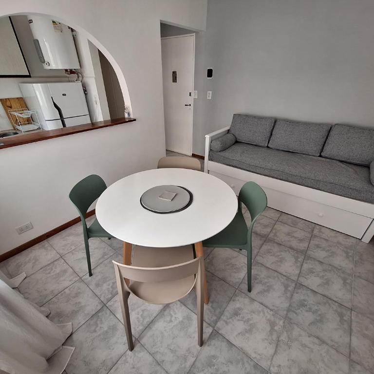 Departamento calle Olavarria a 2 cuadras del mar, zona Guemes, Aldrey - Apartamento de 1 dormitorio - 1
