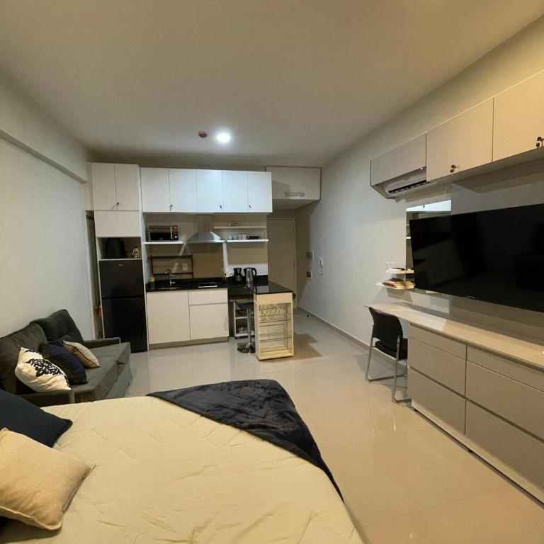 Monoambiente p3 personsas a pasos de Av Sta Teresa Asuncion, con balcon y Gran vista - One-Bedroom Apartment - 14