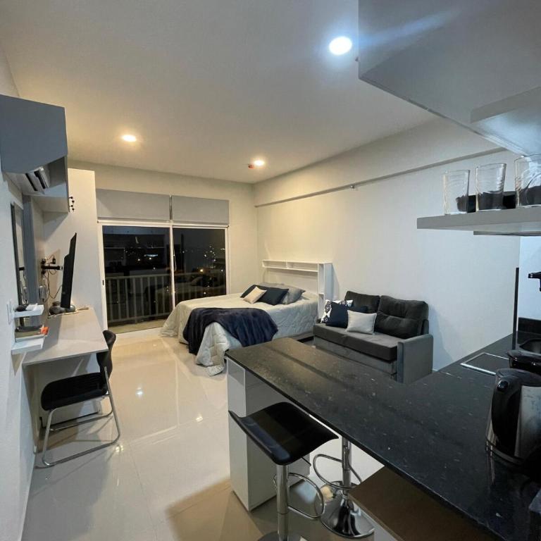 Monoambiente p3 personsas a pasos de Av Sta Teresa Asuncion, con balcon y Gran vista - One-Bedroom Apartment - 16