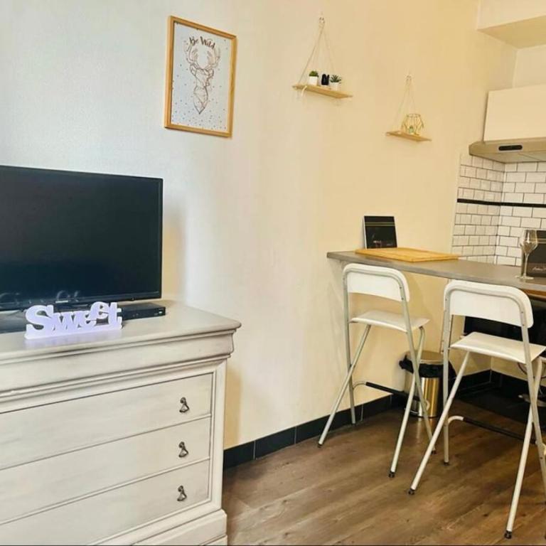 Coquebert studio confortable proche centre ville - Appartamento con 1 Camera da Letto - 2