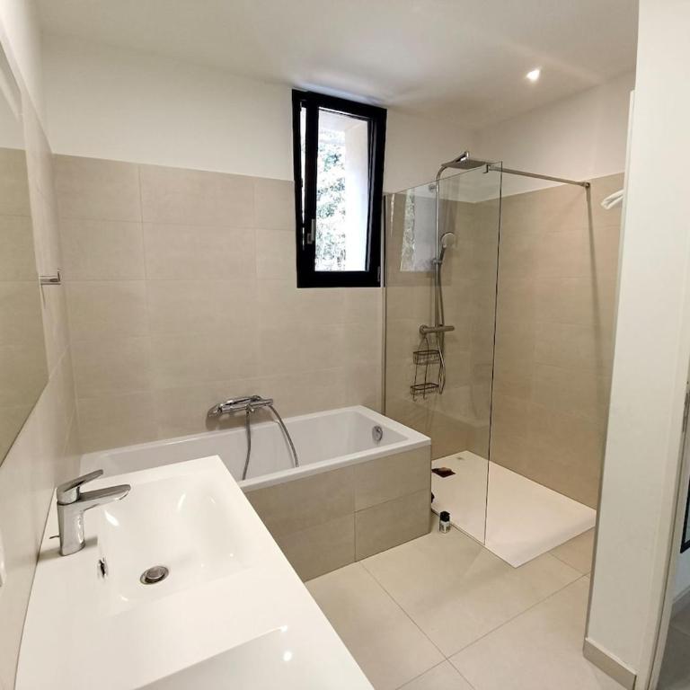 Ville au calme en Provence, piscine privée, spa jeux, proche Ventoux - Villa - 37