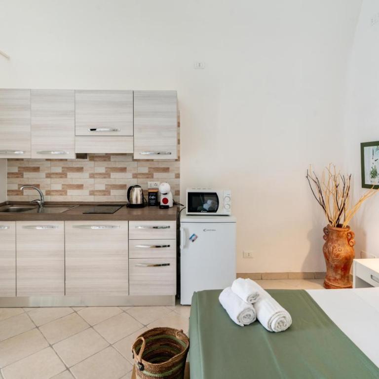Casetta Carlotta by Rentbeat - Casa Vacanze - 9