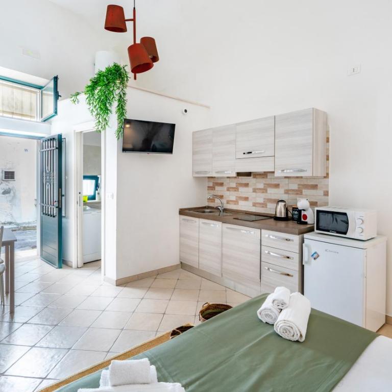 Casetta Carlotta by Rentbeat - Casa Vacanze - 11
