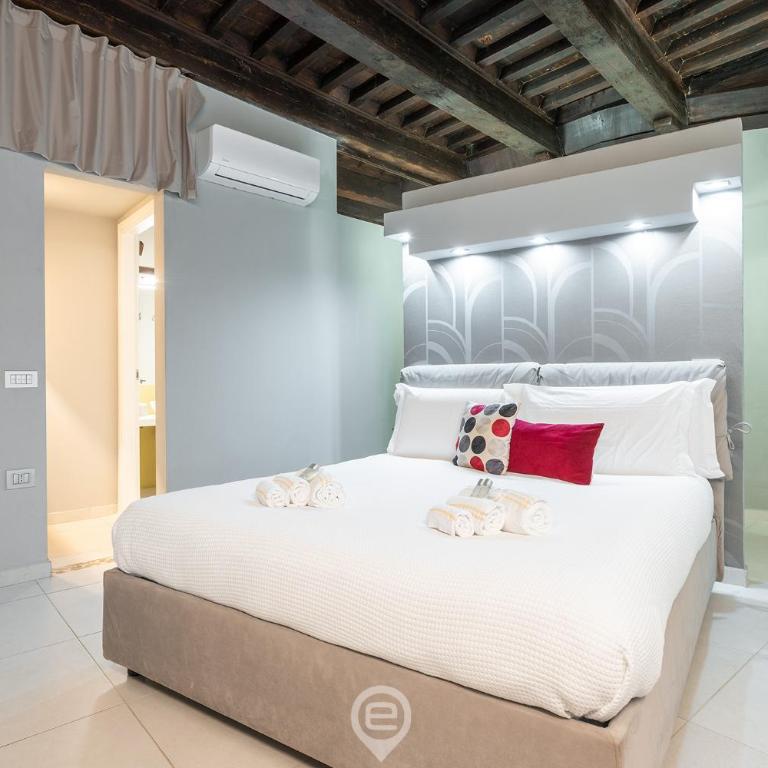 Amo Castle Rooms - Double Room with Private Bathroom - 1