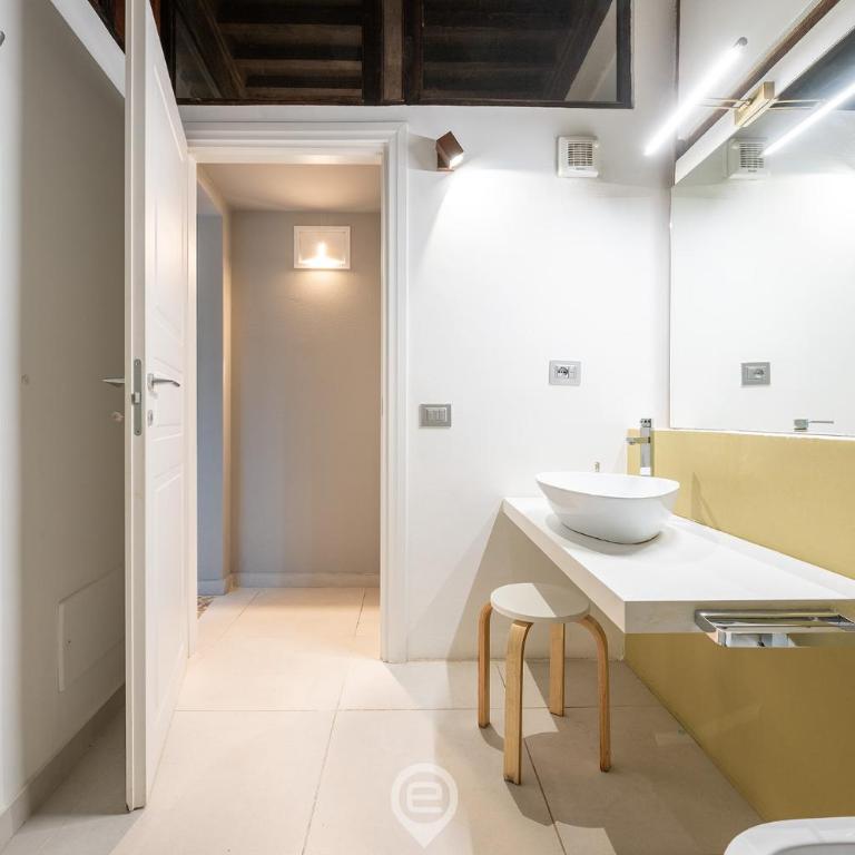 Amo Castle Rooms - Double Room with Private Bathroom - 7