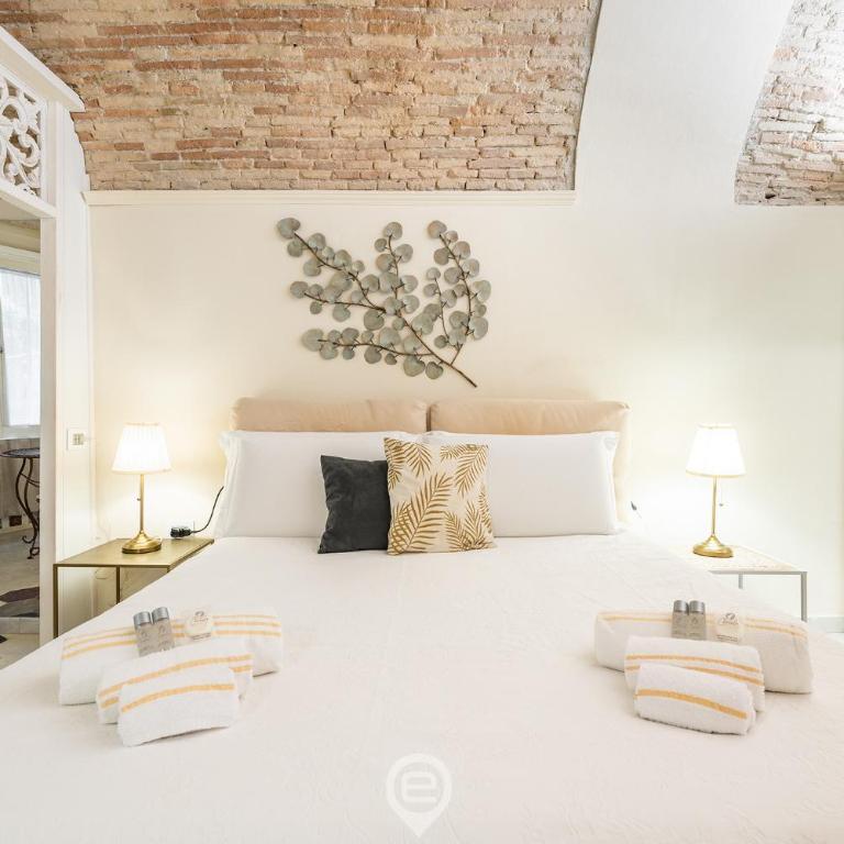 Amo Castle Rooms - Double Room with Private Bathroom - 7