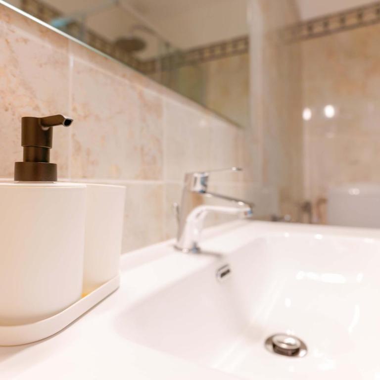 Dimore D'Azeglio by Lesdomus - One-Bedroom Standard Apartment - 4