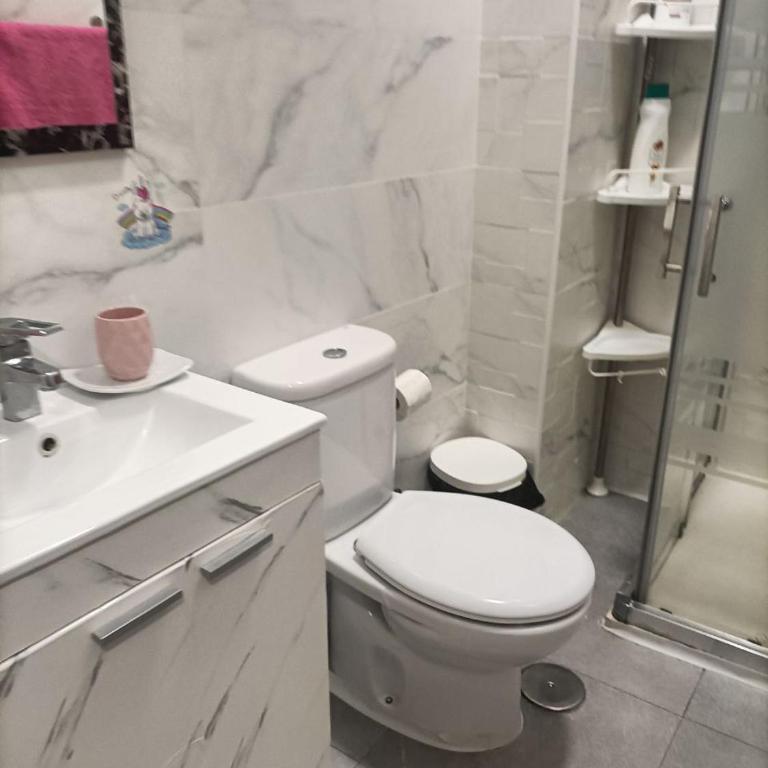 Los Tilos Apartments - Two-Bedroom Apartment - 36