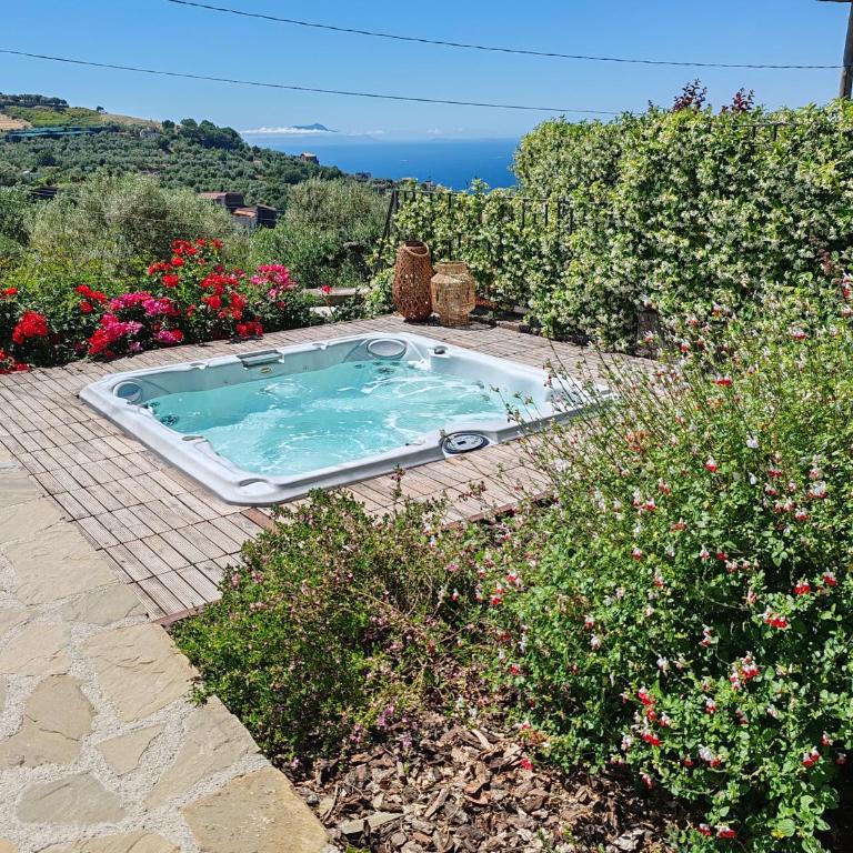 New Home Wisteria - Jacuzzi exclusive use - Three-Bedroom Vacation Home - 2