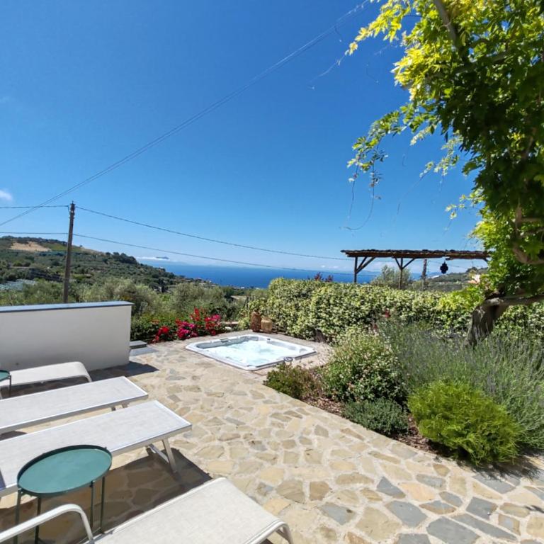 New Home Wisteria - Jacuzzi exclusive use - Three-Bedroom Vacation Home - 3