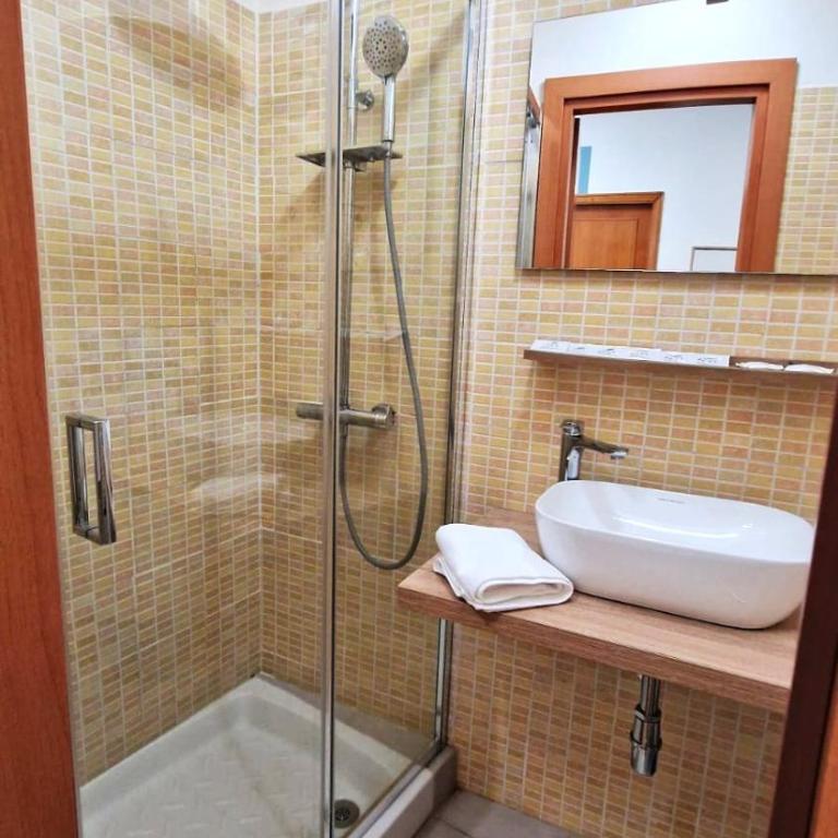 B&B ONE - Double Room with Private Bathroom - 4