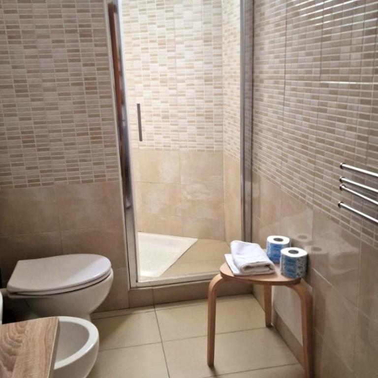 B&B ONE - Triple Room with Private Bathroom - 4