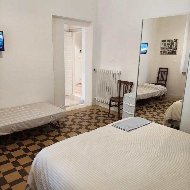 Casa Carolina - Two-Bedroom Deluxe Apartment - 16