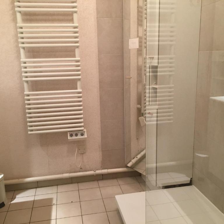 Appartement T3 Central à Arcachon avec Vue Mer, Terrasse, Wifi et Parking - FR-1-374-52 - Apartment (4 Adults) - 4