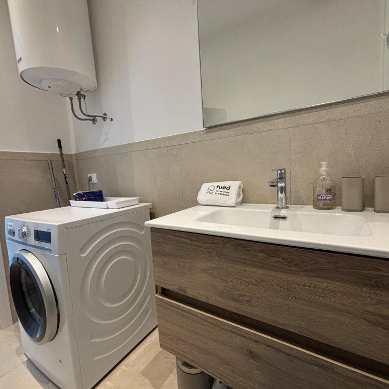 CN018 - Cesenatico, elegante quadrilocale fronte mare con posto auto - Appartamento con 3 Camere da Letto - 38