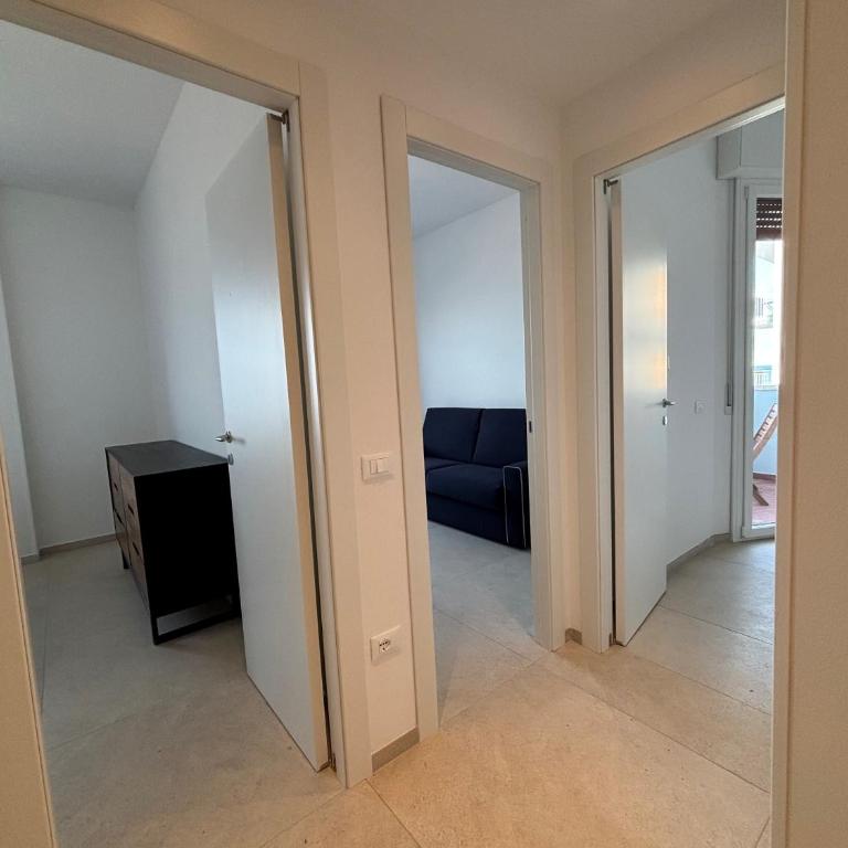 CN018 - Cesenatico, elegante quadrilocale fronte mare con posto auto - Appartamento con 3 Camere da Letto - 32