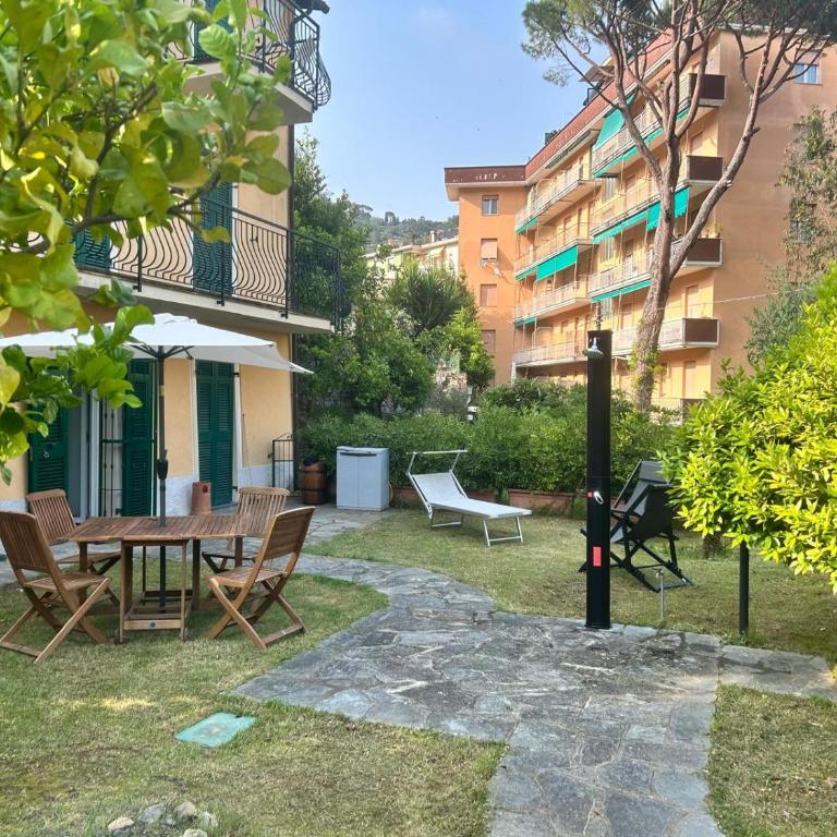 JOIVY Sunny Family Flat with Private Garden & Parking - Appartamento con 1 Camera da Letto - 1