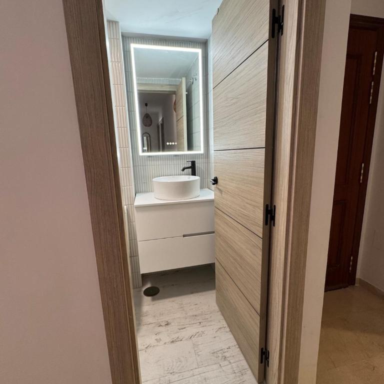 Modern Apt by Beach & Old Town with pool - Apartamento de 3 dormitorios - 10