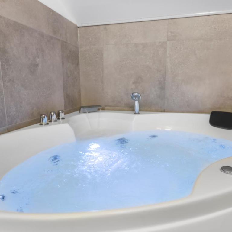 Attique rénové avec jacuzzi 6 pers à Savièse - Apartment mit 2 Schlafzimmern - 7
