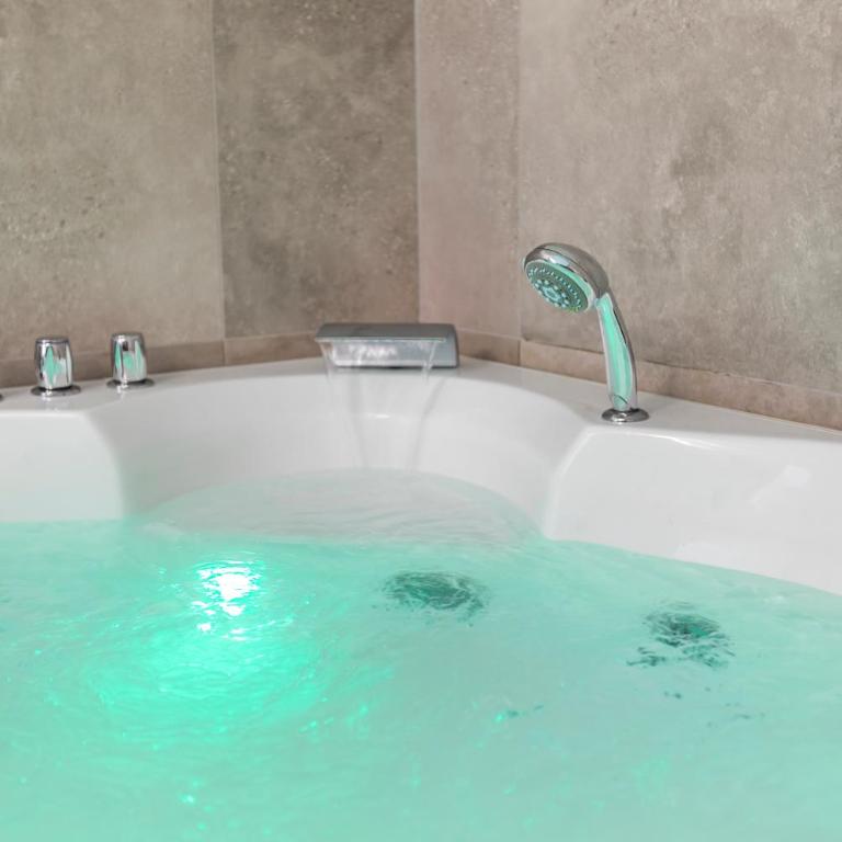 Attique rénové avec jacuzzi 6 pers à Savièse - Apartment mit 2 Schlafzimmern - 2